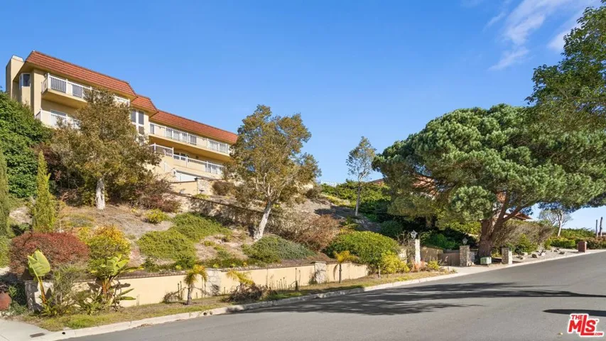 6461 Chartres Drive, Rancho Palos Verdes, California 90275