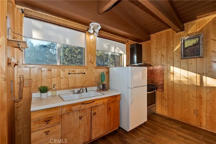 208 Muroc Drive, Big Bear City, California 92314