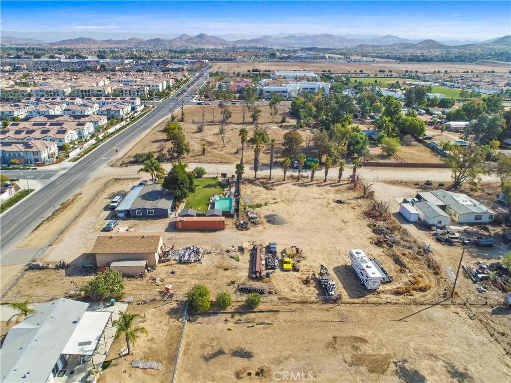 30525 Old Windmill Road, Menifee, California 92584 home-pic-15