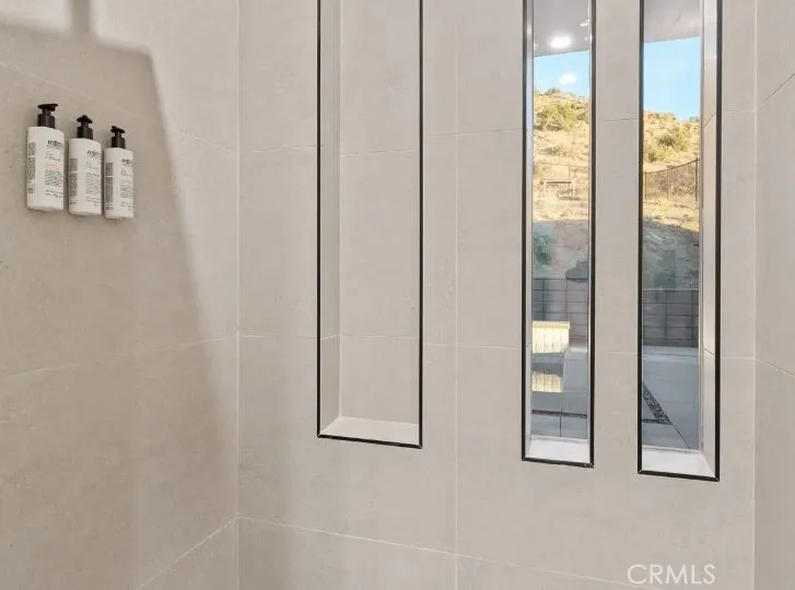 8175 Fox Trail, Yucca Valley, California 92284 home-pic-40