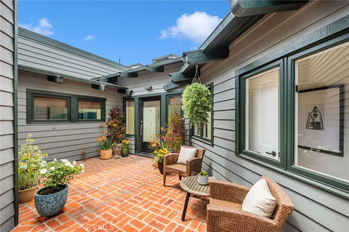 2335 Hillview Drive, Laguna Beach, California 92651