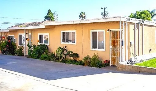 7821 Newman Avenue 3, Huntington Beach, California 92647