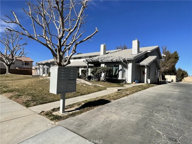 1801 E Avenue J10, Lancaster, California 93535
