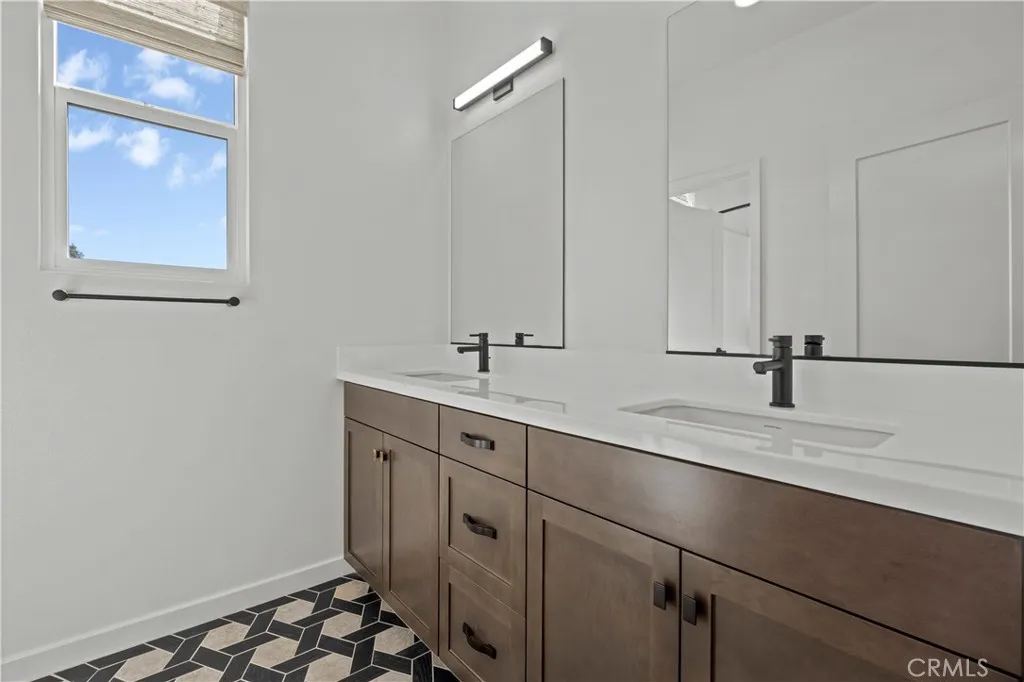 1090 Foothill Boulevard, Claremont, California 91711 home-pic-8