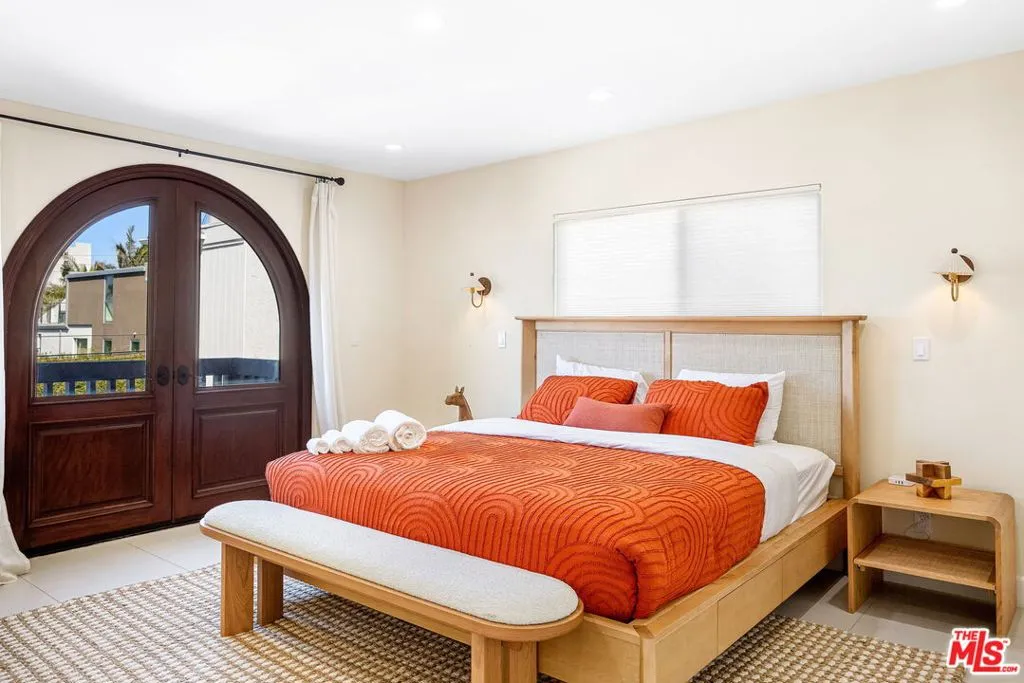 2908 Pacific Avenue, Venice, California 90291 home-pic-17