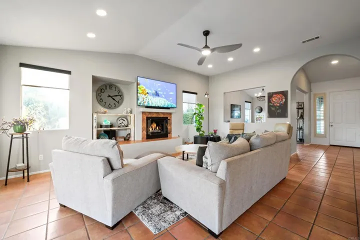 532 Blue Jay, Oceanside, California 92058