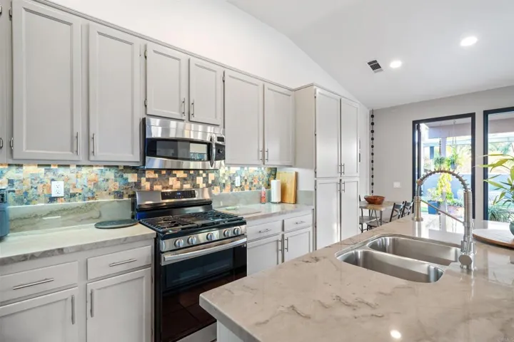 532 Blue Jay, Oceanside, California 92058