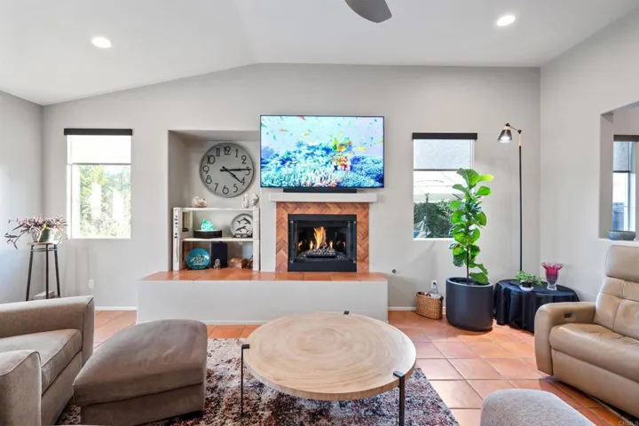 532 Blue Jay, Oceanside, California 92058