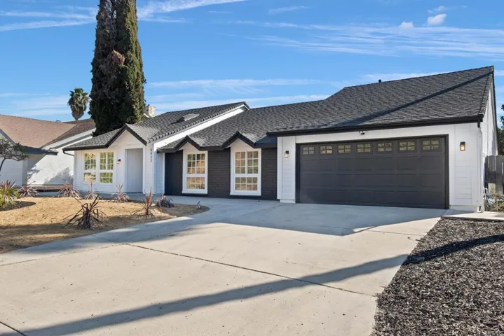 9933 Mozelle Lane, La Mesa, California 91941