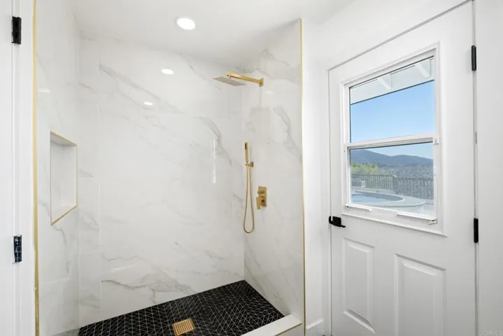 9933 Mozelle Lane, La Mesa, California 91941