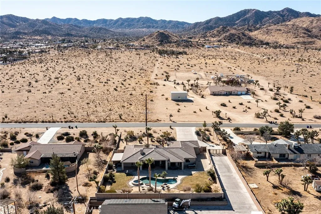 58402 San Andreas Road, Yucca Valley, California 92284 home-pic-6