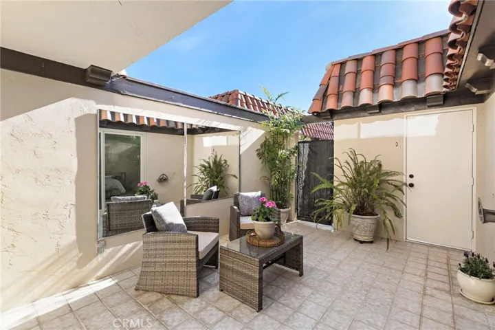 Entry way patio