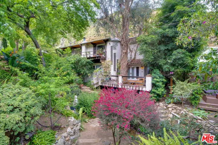 2071 Nichols Canyon Road, Los Angeles, California 90046