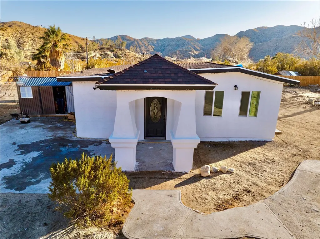 9888 Terrace Drive, Morongo Valley, California 92256 home-pic-1