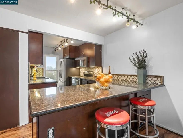 1035 View Dr, Richmond, California 94803