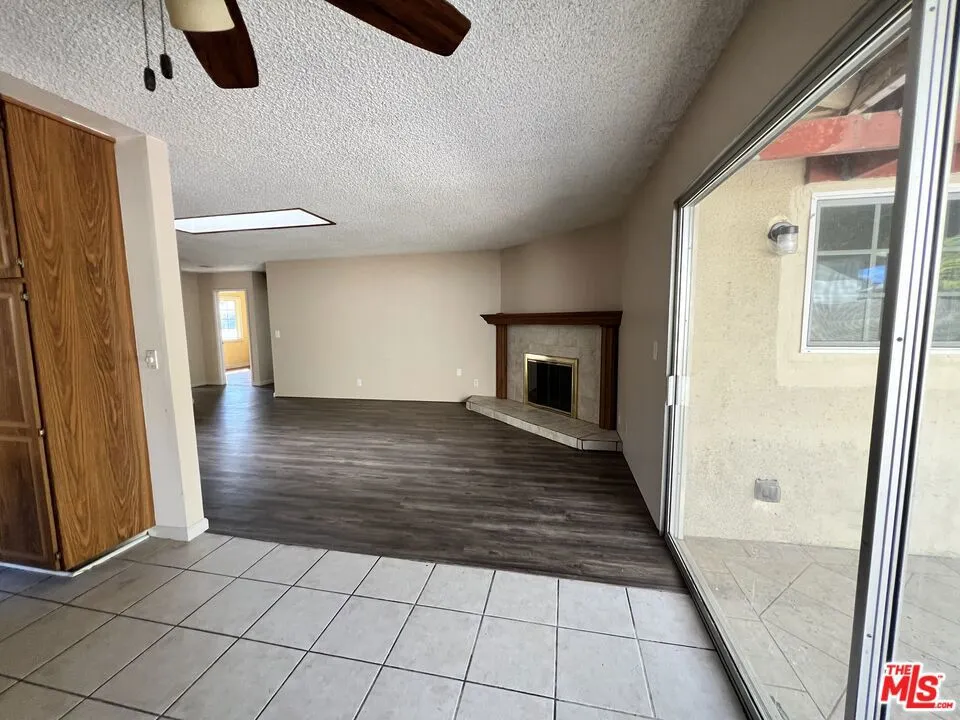 2513 W Fulcrum Place, Anaheim, California 92804 home-pic-9