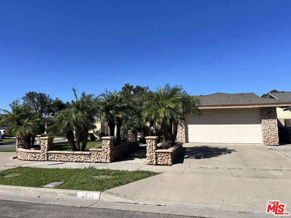 2513 W Fulcrum Place, Anaheim, California 92804 home-pic-0