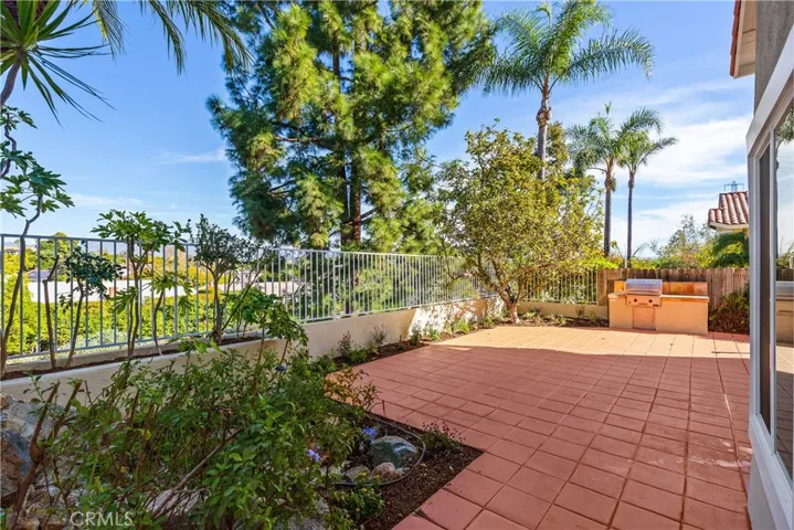 19 Tierra Vista, Laguna Hills, California 92653