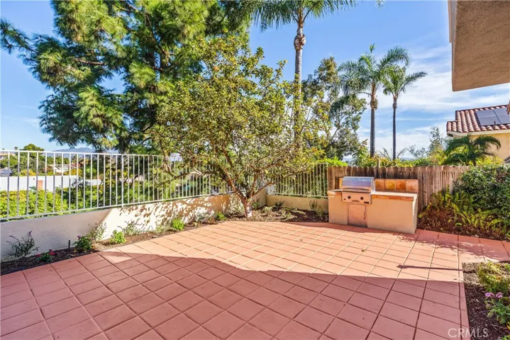 19 Tierra Vista, Laguna Hills, California 92653