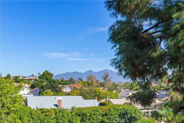 19 Tierra Vista, Laguna Hills, California 92653