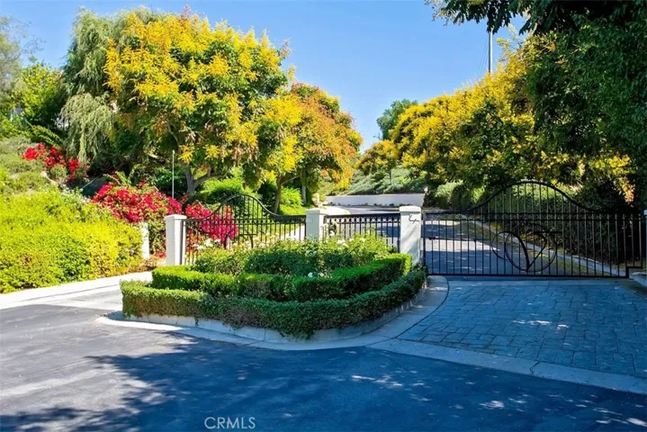 19 Tierra Vista, Laguna Hills, California 92653