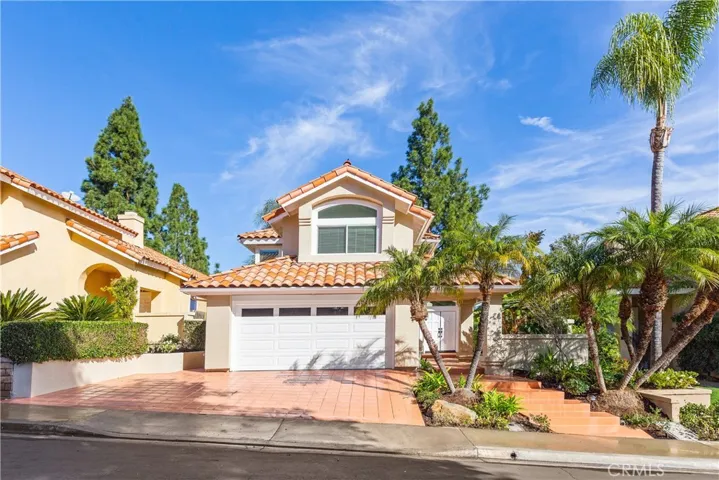 19 Tierra Vista, Laguna Hills, California 92653