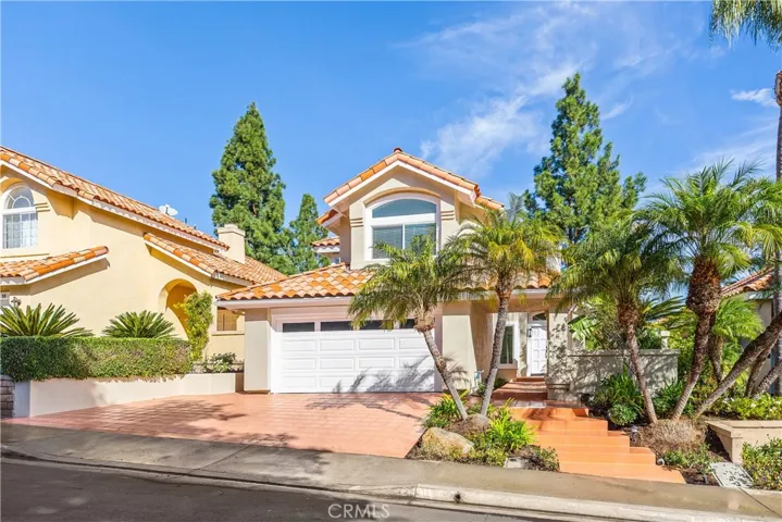 19 Tierra Vista, Laguna Hills, California 92653
