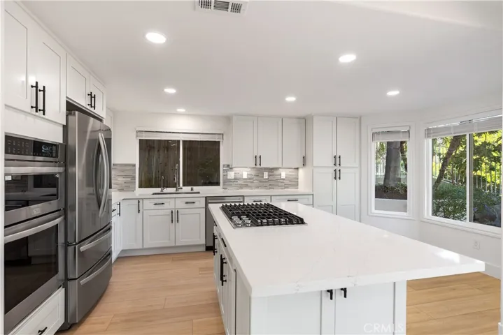 19 Tierra Vista, Laguna Hills, California 92653