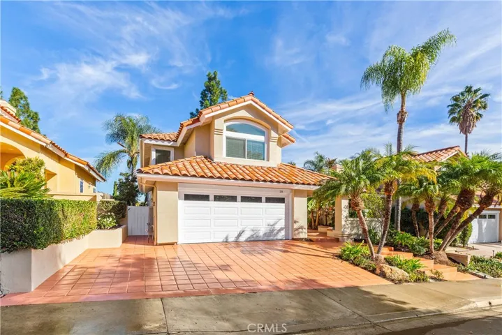 19 Tierra Vista, Laguna Hills, California 92653