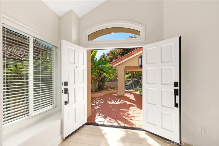 19 Tierra Vista, Laguna Hills, California 92653