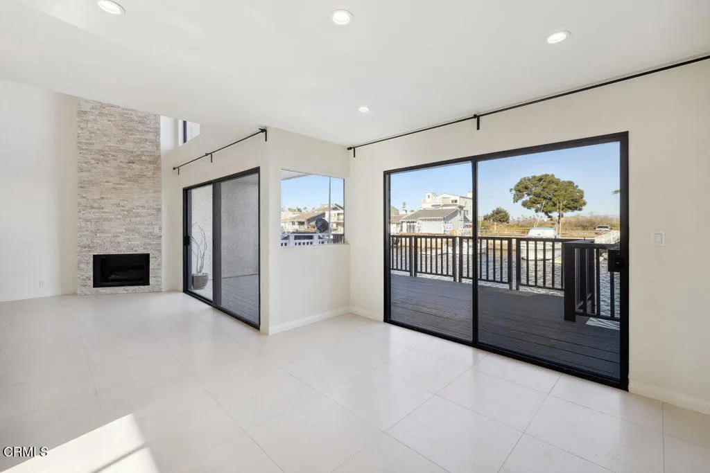 4555 Falkirk Bay, Oxnard, California 93035 home-pic-15