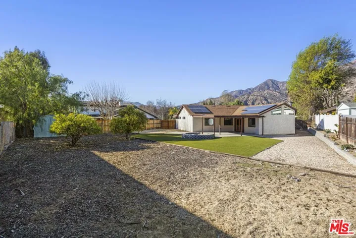 1121 Sunnyglenn Avenue, Ojai, California 93023
