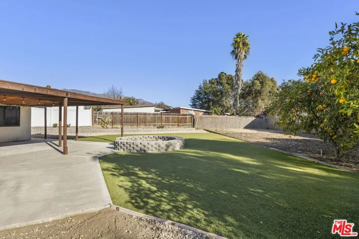 1121 Sunnyglenn Avenue, Ojai, California 93023