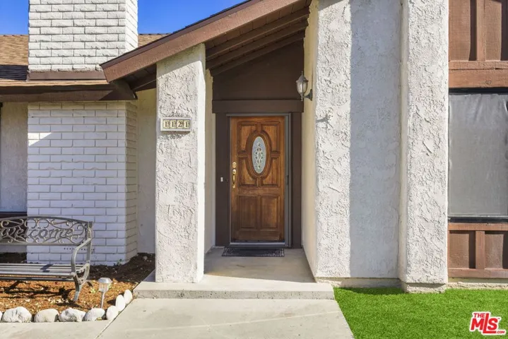 1121 Sunnyglenn Avenue, Ojai, California 93023