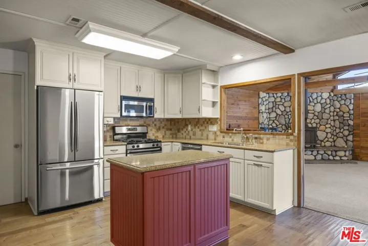1121 Sunnyglenn Avenue, Ojai, California 93023
