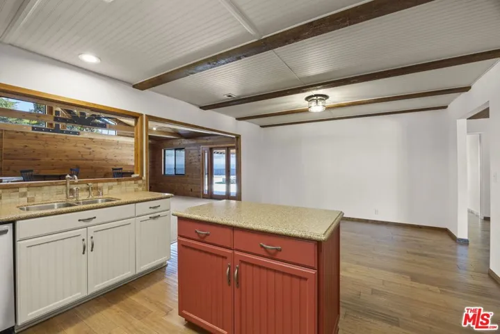 1121 Sunnyglenn Avenue, Ojai, California 93023
