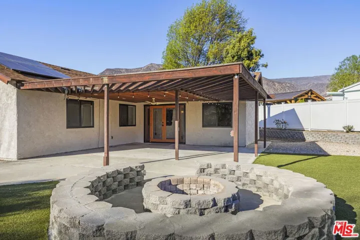 1121 Sunnyglenn Avenue, Ojai, California 93023