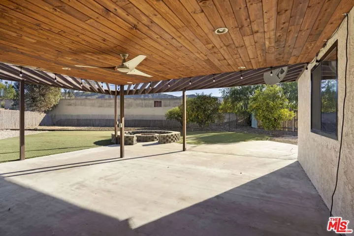 1121 Sunnyglenn Avenue, Ojai, California 93023