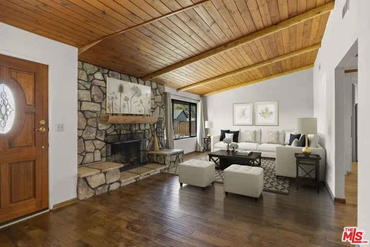 1121 Sunnyglenn Avenue, Ojai, California 93023