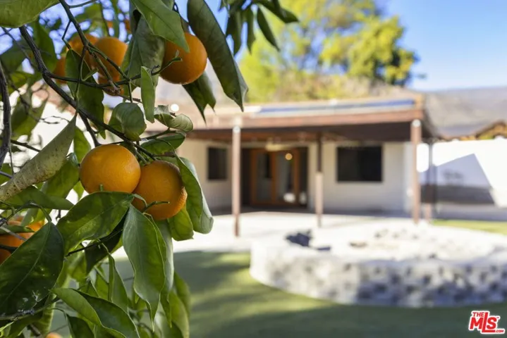 1121 Sunnyglenn Avenue, Ojai, California 93023