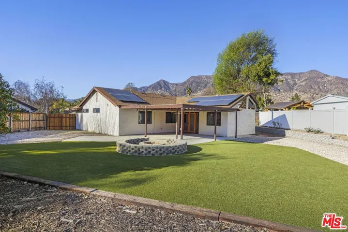 1121 Sunnyglenn Avenue, Ojai, California 93023