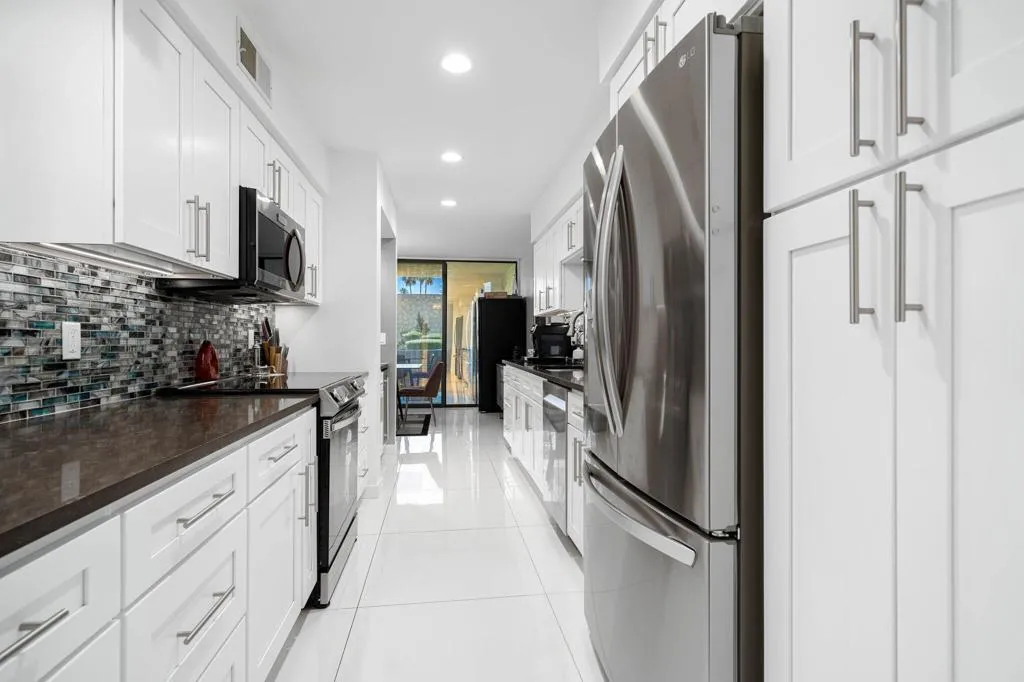 1630 S La Reina Way 1c, Palm Springs, California 92264 home-pic-16