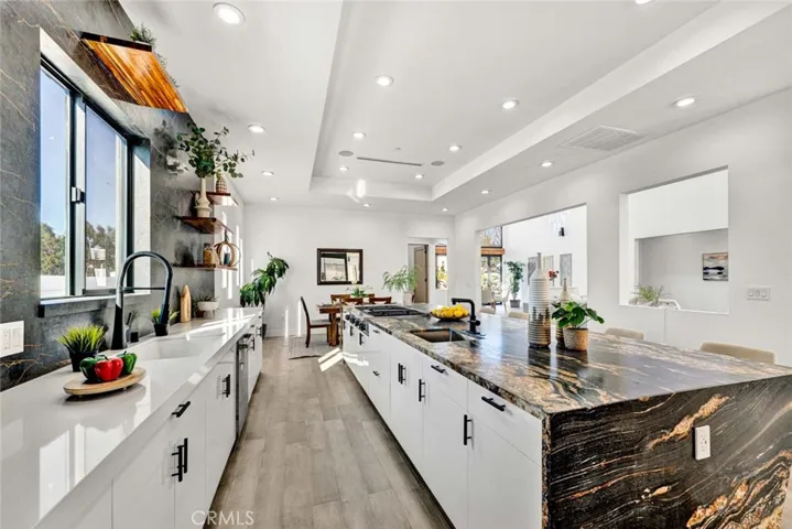 Amazing gourmet kitchen!