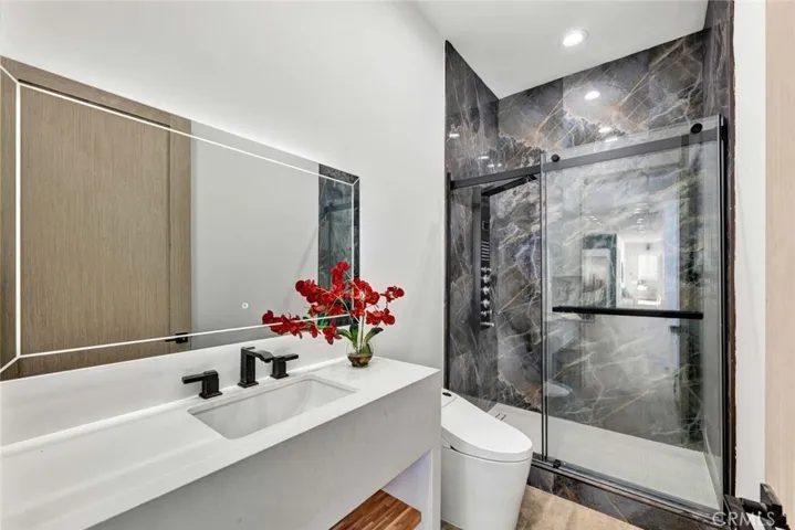 One of 4 Luxurious Bathrooms