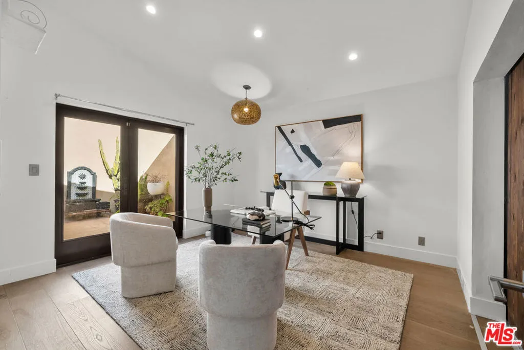 6439 Deep Dell Place, Los Angeles, California 90068 home-pic-30