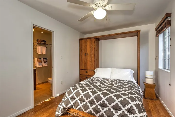 Studio with murphy bed