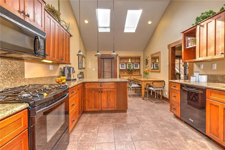 spacious kitchen!