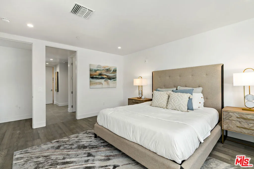 728 N Sweetzer Avenue 308, Los Angeles, California 90069 home-pic-9