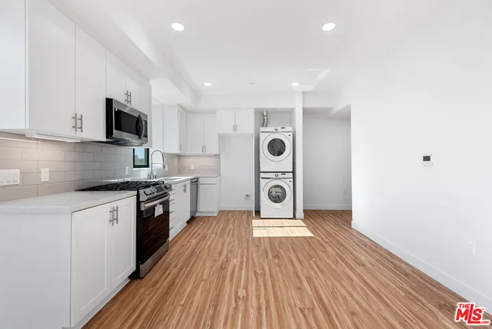 11600 National Boulevard 302, Los Angeles, California 90064