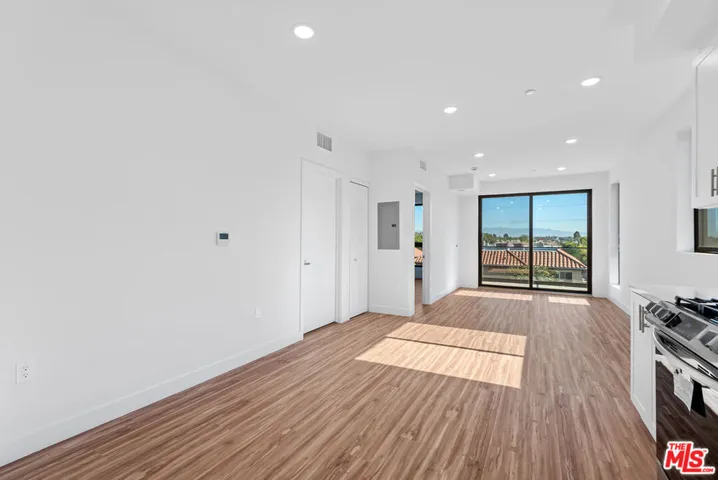 11600 National Boulevard 302, Los Angeles, California 90064